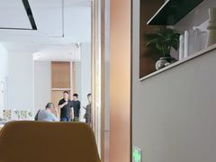 -上海宝信宝马4S店