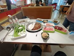 -嘎琉鲜切牛肉自助火锅