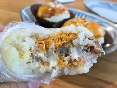 色拉肉松饭团-花悦豆香