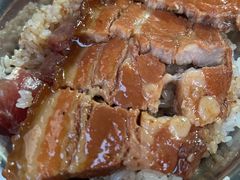 香肠糯米扣肉饭-梁阿婆廿年老牌扣肉糯米饭