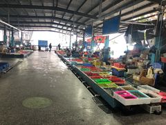 -霞涌市场海鲜摆卖区