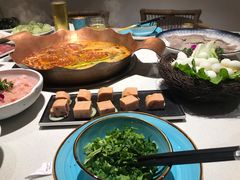 -墨居上隐·院子里火锅(峨眉店)