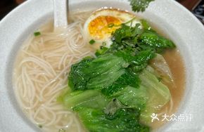 Twenty-Four Aromas Roast Goose Leg with Rice Noodles