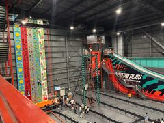 -极限PLAY运动娱乐新世界·团建派对潮玩休闲馆·室内蹦极高空游乐园