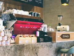 -ZING COFFEE 镜咖啡