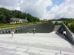 -梨大女人街