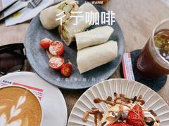 -彳亍咖啡·这里(水湾路店)
