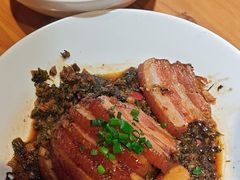 -帅巴人舅母子腊蹄民俗村