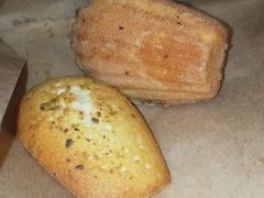 玛德莲-黑草莓(重庆路店)
