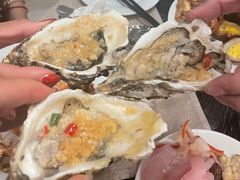 鲍鱼生蚝-东方红海鲜百汇(国际大厦店)