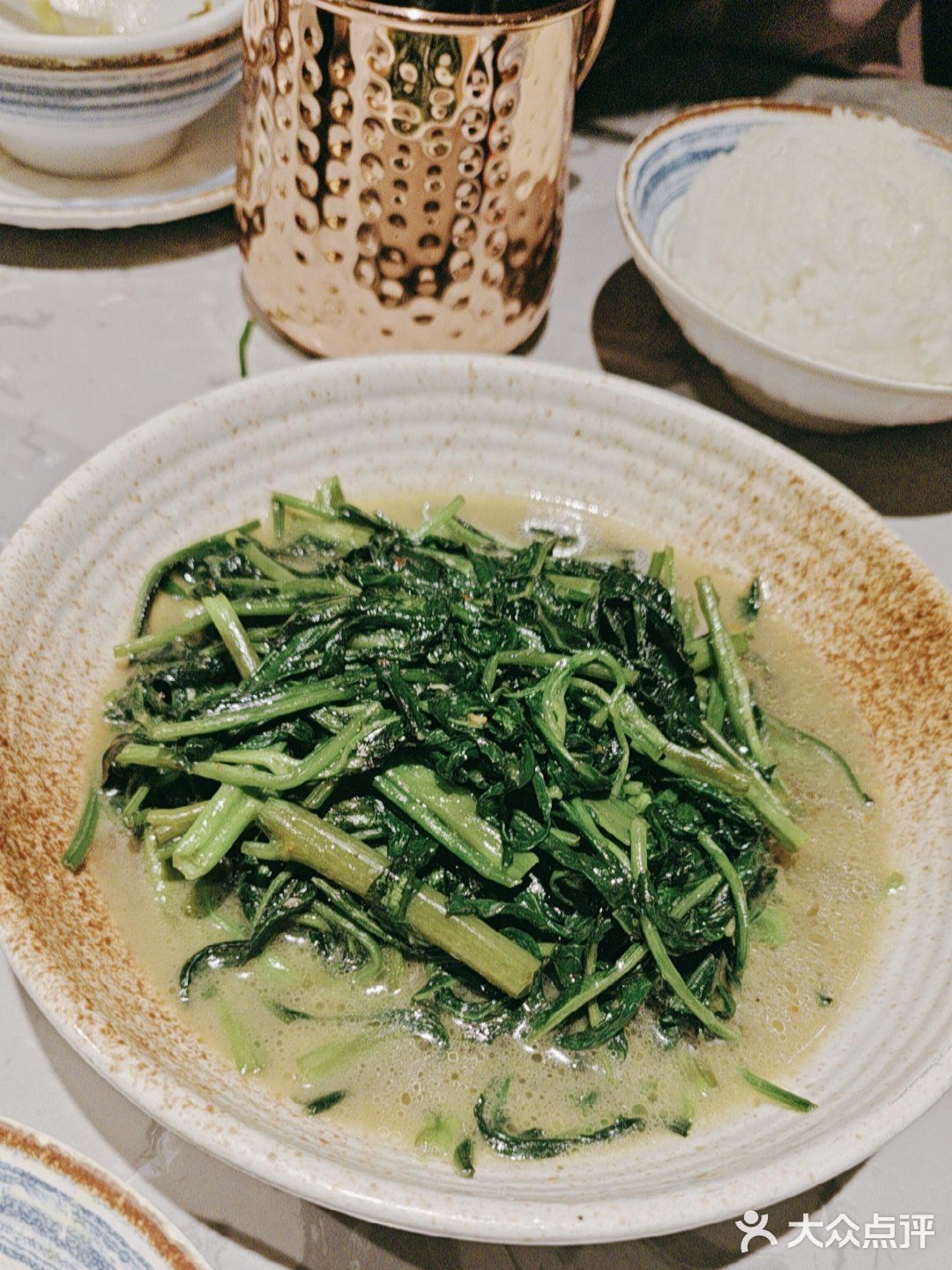 让人仿佛置身于泰国本土。这家餐厅的装修风格非常独特