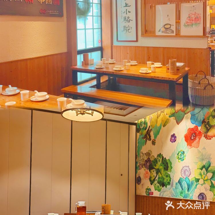 一定要带朋友来这家美食集合店，太赞了！