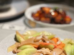 -穹六人间 people 6(岳阳路店)