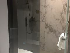 -万泊酒店(长沙五一广场国金中心店)