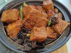 石锅黑豆腐-船老大饭店(太滆街店)