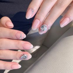 -Lilly.chow美甲美睫