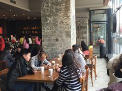等位区-星巴克臻选(呼和浩特维多利摩尔城店)