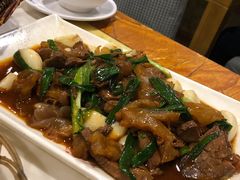 牛肉烧牛筋-老火大骨头汤馆