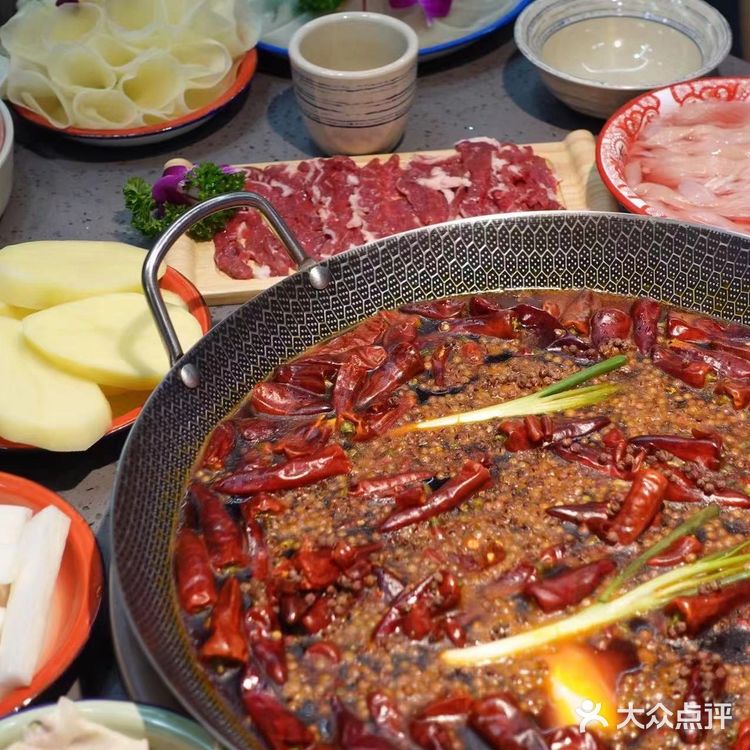 连本地人都排队吃的龙门阵火锅,不容错过🔥