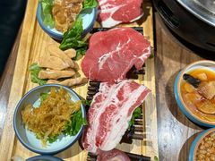 -明洞阿姨·韩式酱蟹烤肉·创意料理(三元桥店)