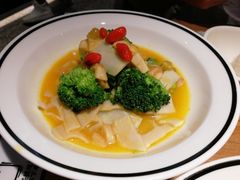 西兰花浸春笋-新太二·鲜料川菜(智慧城广百店)