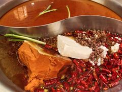 -沸炉重庆老火锅(军事博物馆店)