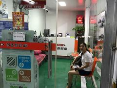 -家乐福南翔店停车场