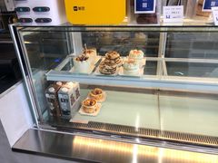 面包甜点陈列柜-禾沐·轻食·面包·咖啡
