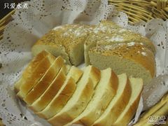 面包-岷山饭店-芝芝自助餐厅