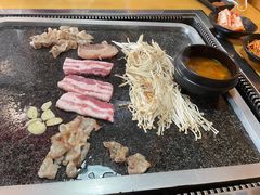 -小黑猪石板烤肉(皇冠花园店)