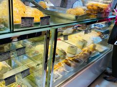 面包甜点陈列柜-白玉兰食品甜凤店(合生汇店)