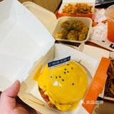 炸鸡配薯条 快乐加倍！武汉人自己的汉堡
