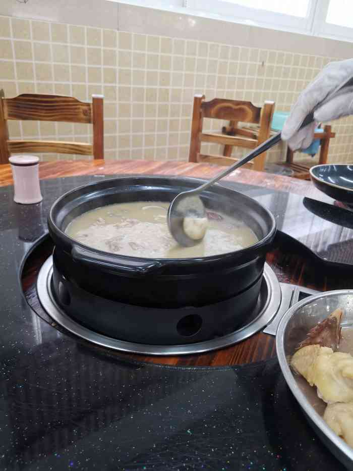 尚缘美食(活力店)-"听顺德既亲戚讲,佛山食猪肚煲鸡最正宗就系.