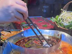 -由衷贵州酸汤牛肉火锅(新桥店)