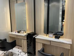 -HAIR CORNER