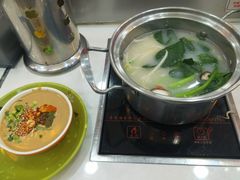 -亿富盛餐饮旋转小火锅(乐客城店)