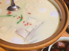 千岛湖淳牌鱼头白汤-鱼食饭稻·苏浙土菜17年老馆子(平江路店)