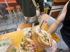 -Bánh Mì Huynh Hoa