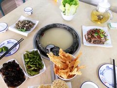 -墨脱石锅椰子鸡•香草鸭•东山羊(大东海店)