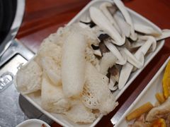 -菌之家·专业纯野生菌火锅·特色炒菌