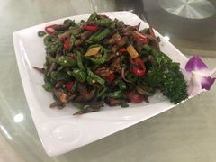 椒圈紫苏炒山坑鱼-黄埔合益酒家