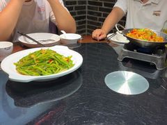 -东口码头·烧鸽子·鱼头泡饼·地方菜(金鹰悦城店)