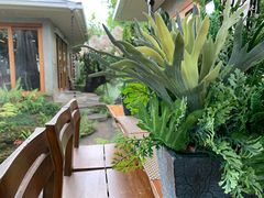 -Chom Cafe and Restaurant