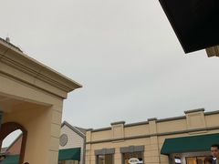 -王府井奥莱临潼小镇(临潼店)