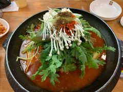 土豆排骨火锅-喇喇排骨火锅·传统韩式脊骨汤(望京西园总店)