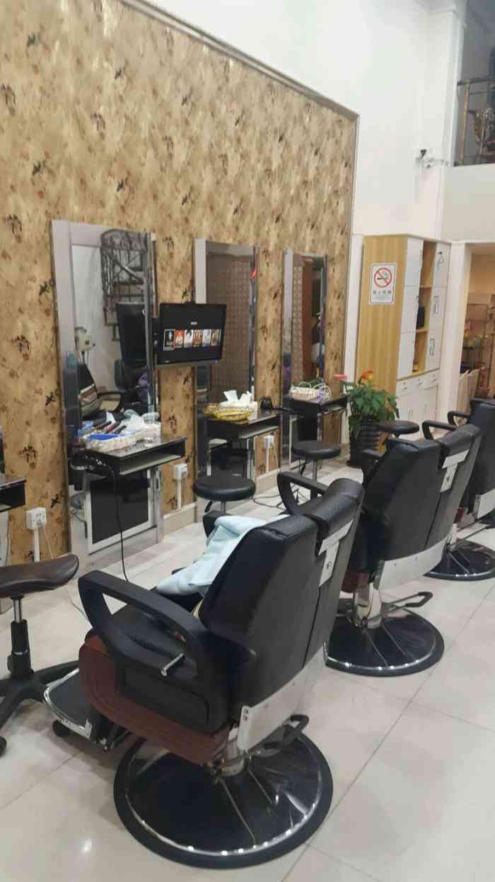 玉莲养发中心(大石店)-"这家店的员工待客态度特别好,服务质量很棒.