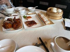 脆皮烧乳鸽-御宝轩(益丰·外滩源店)