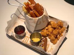 -露露家咖啡店