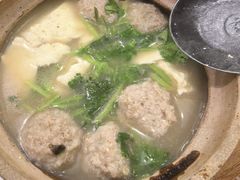 -亮亮小吃砂锅坛肉