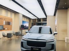 -理想汽车(世纪汇店)